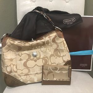 Coach Purse - Chelsea Hobo Tote